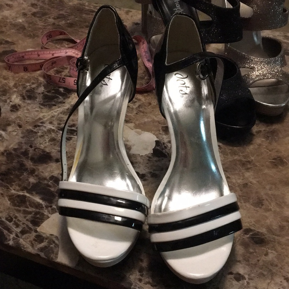 Women’s size 7 heels